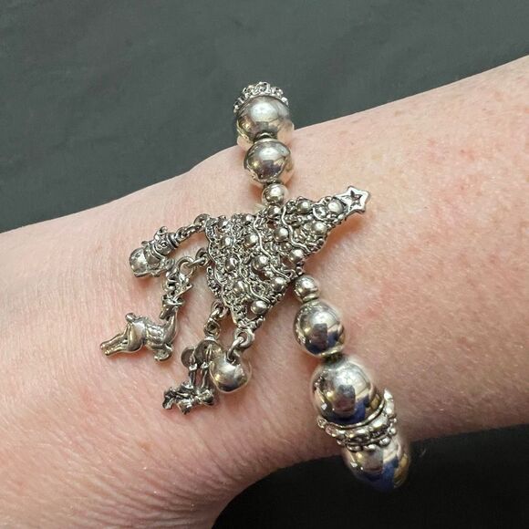 Christmas Charm Bracelet silver-tone beaded stretch tree reindeer candle snowman - Picture 7 of 8